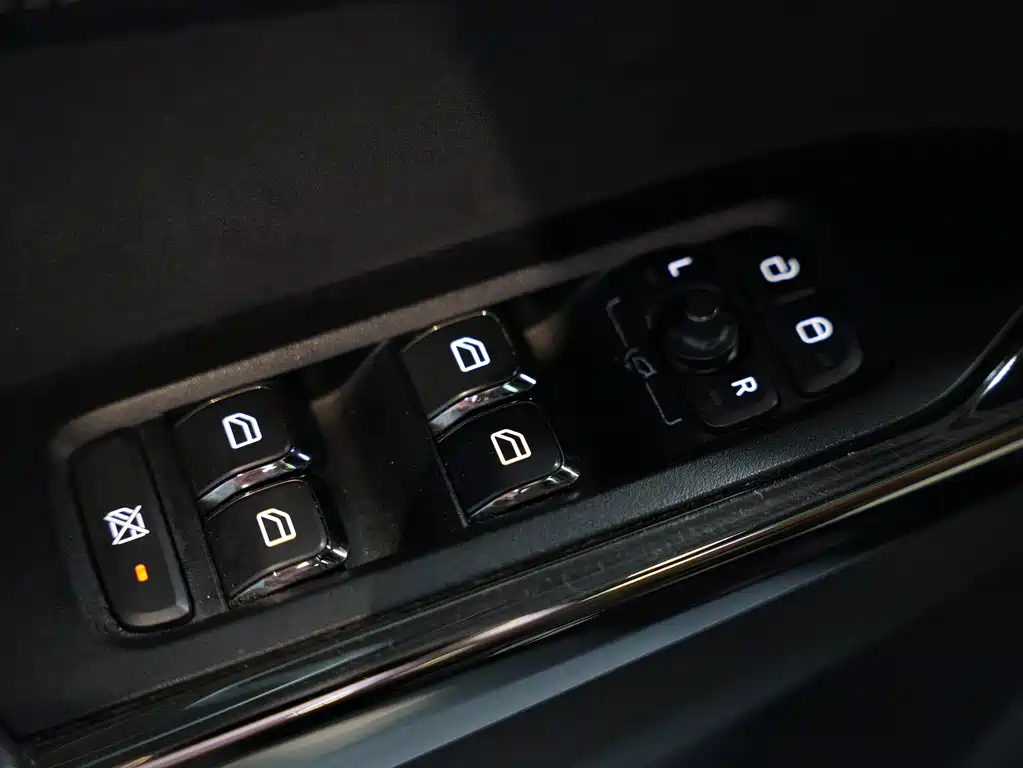 Lynk & Co 03 2021 03+ 2.0TD Automatic Yufeng Edition