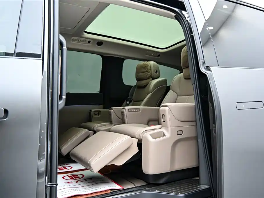 Li Auto MEGA 2025 model Home Family Special Edition