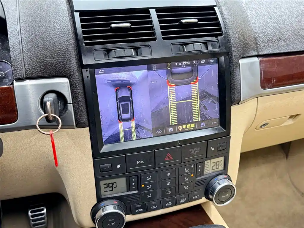 Volkswagen Touareg 2006 4.2L Top Trim