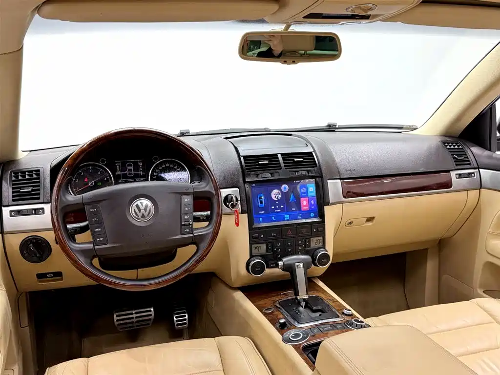 Volkswagen Touareg 2006 4.2L Top Trim