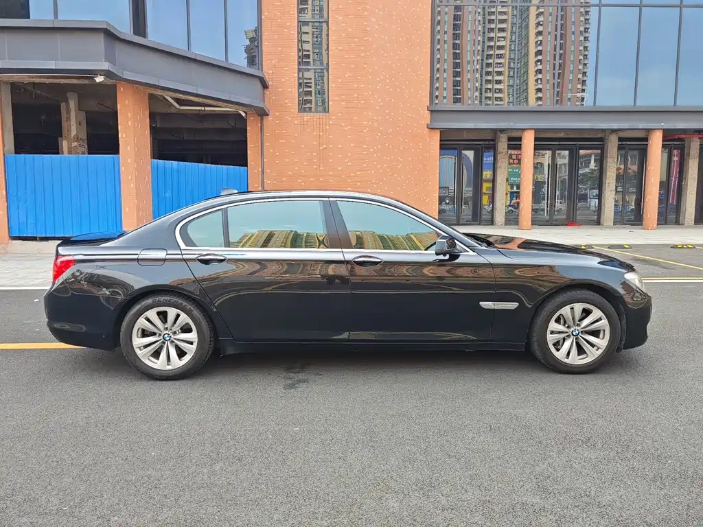 BMW 7 Series 2011 730Li Elegant - фото 8