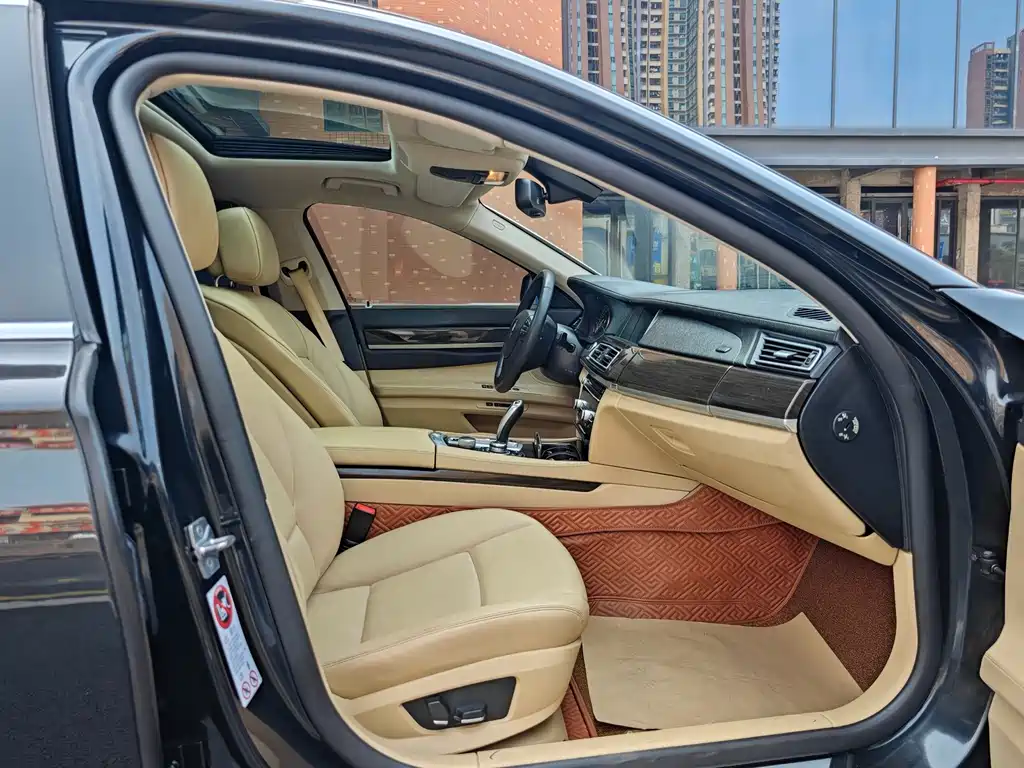 BMW 7 Series 2011 730Li Elegant - фото 10