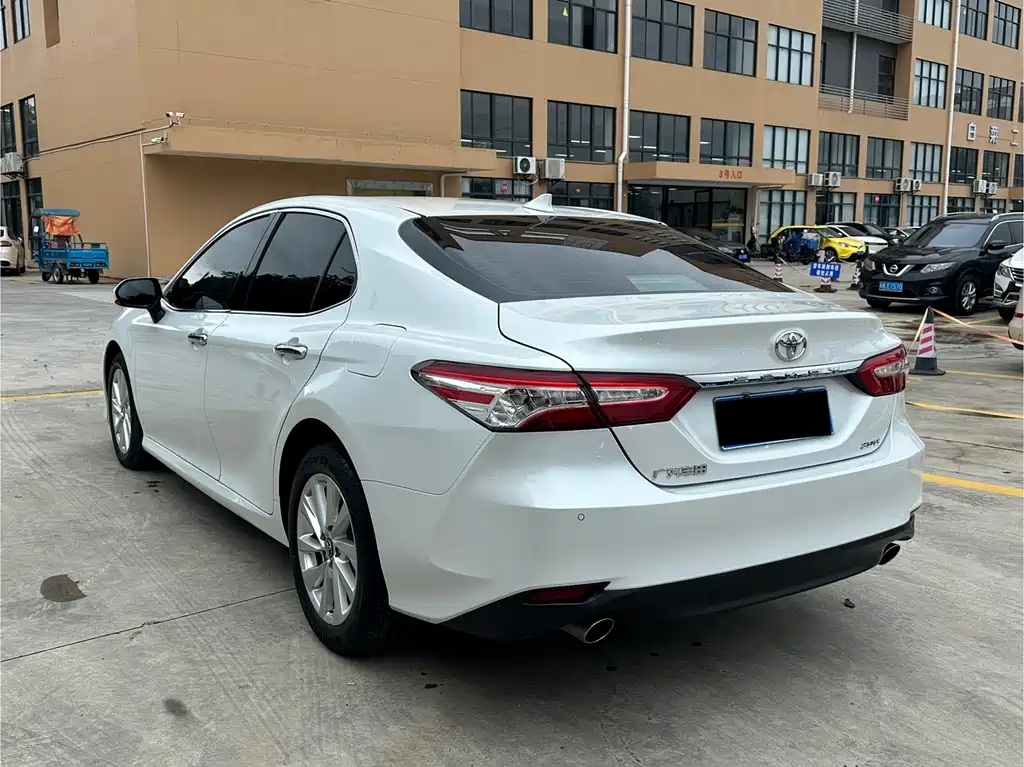 Camry 2021 2.0G Luxury Edition