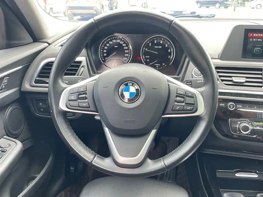 BMW 1 Series 2018 118i Sport