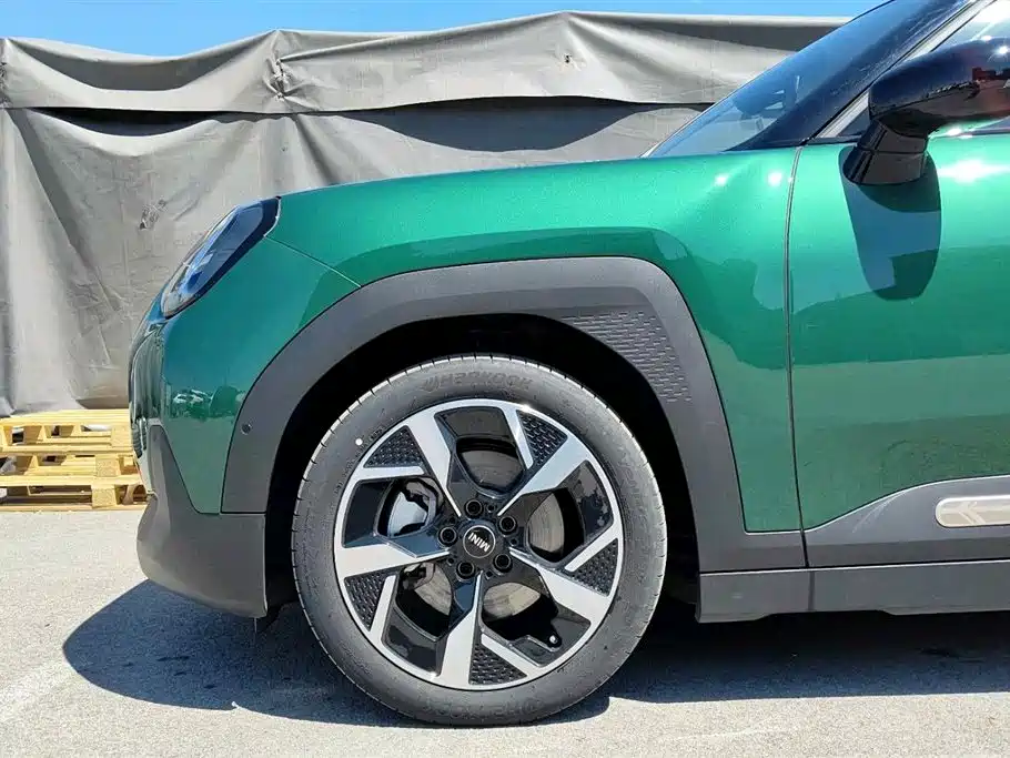 2025 MINI Cooper SE Aceman Classic
