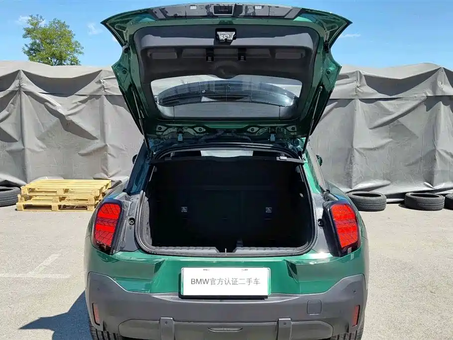 2025 MINI Cooper SE Aceman Classic