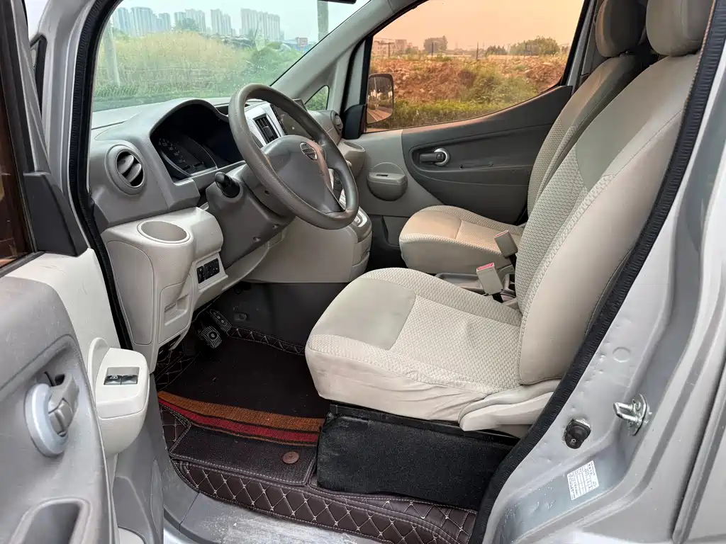 Nissan NV200