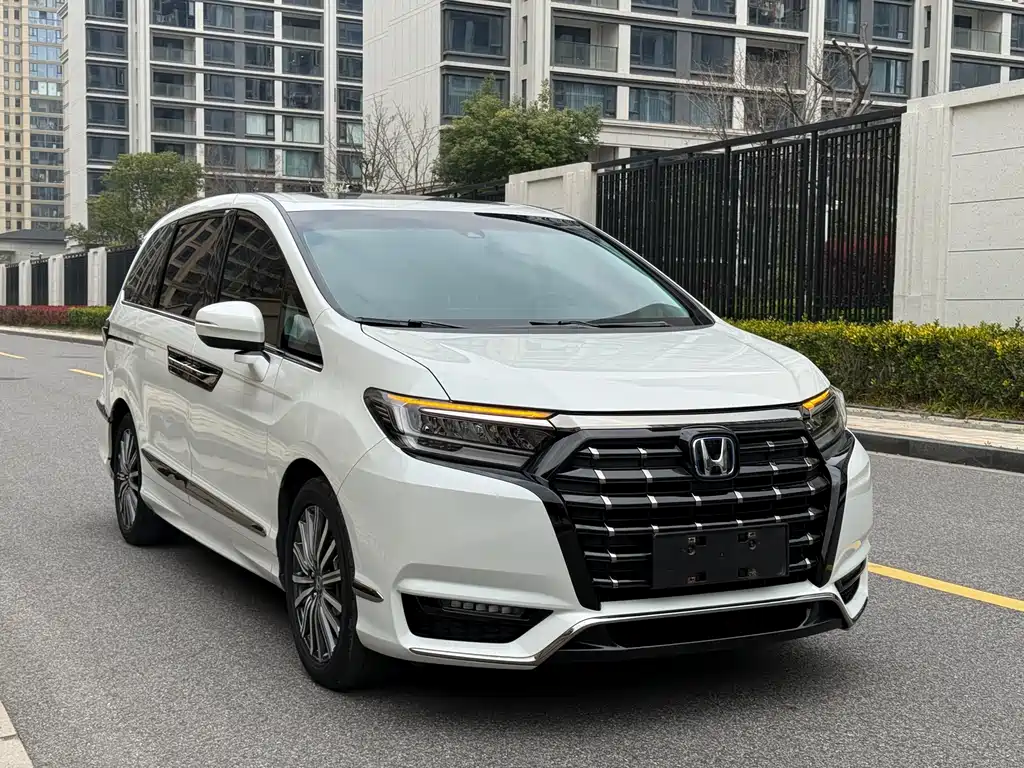 Elysion 2022 2.0L e:HEV Luxury Edition