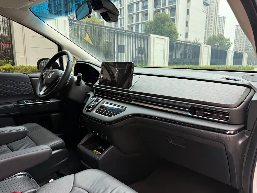 Elysion 2022 2.0L e:HEV Luxury Edition