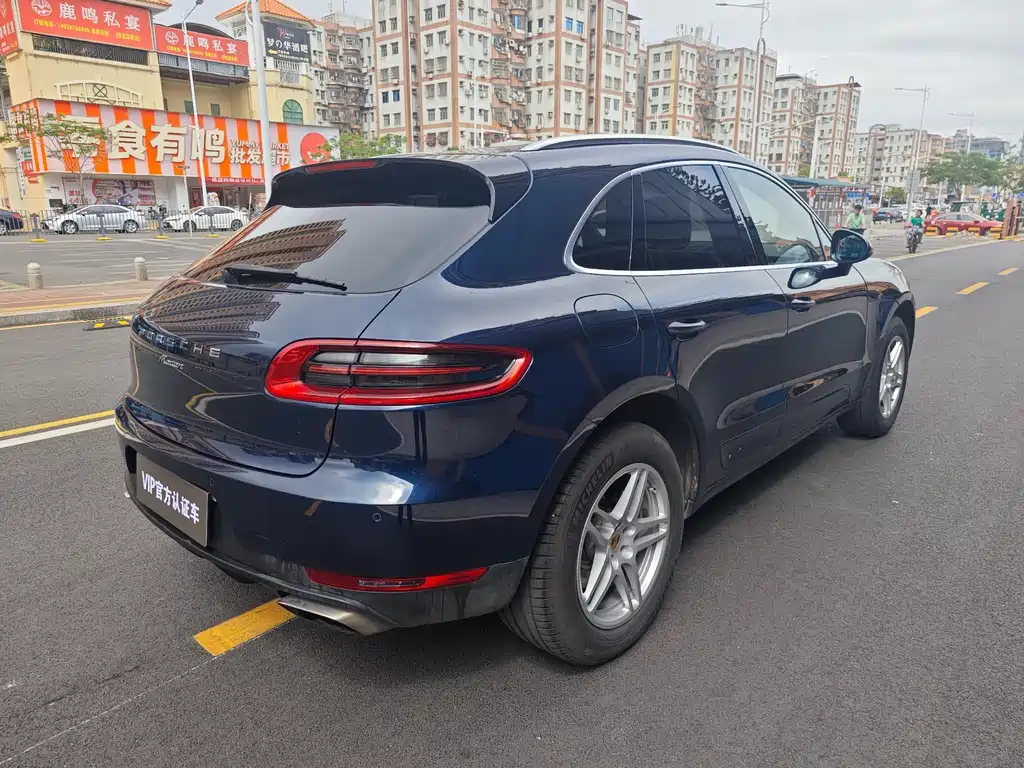 2017 Porsche Macan 2.0T