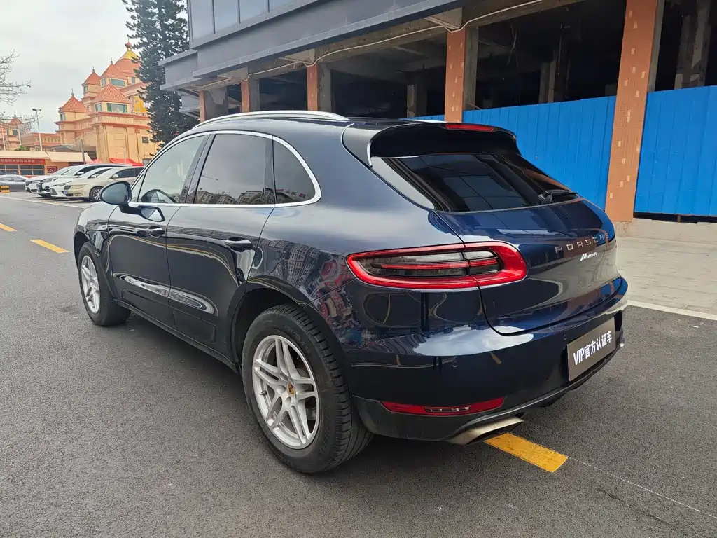 2017 Porsche Macan 2.0T