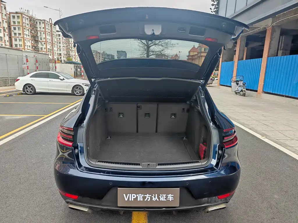 2017 Porsche Macan 2.0T