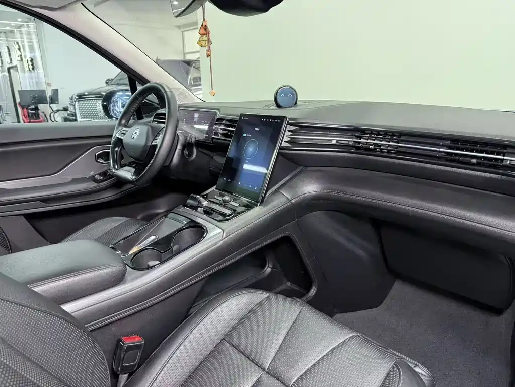NIO ES8 2018 355KM Base Edition 7-Seater