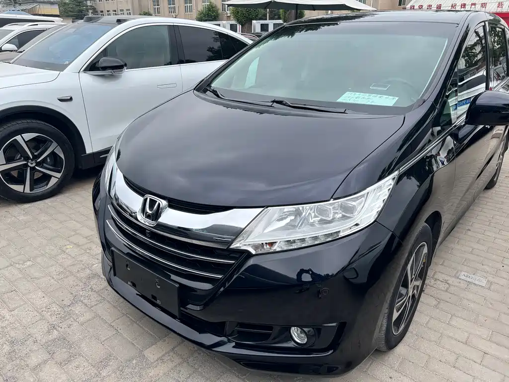 Odyssey 2015 Facelift 2.4L Supreme Edition