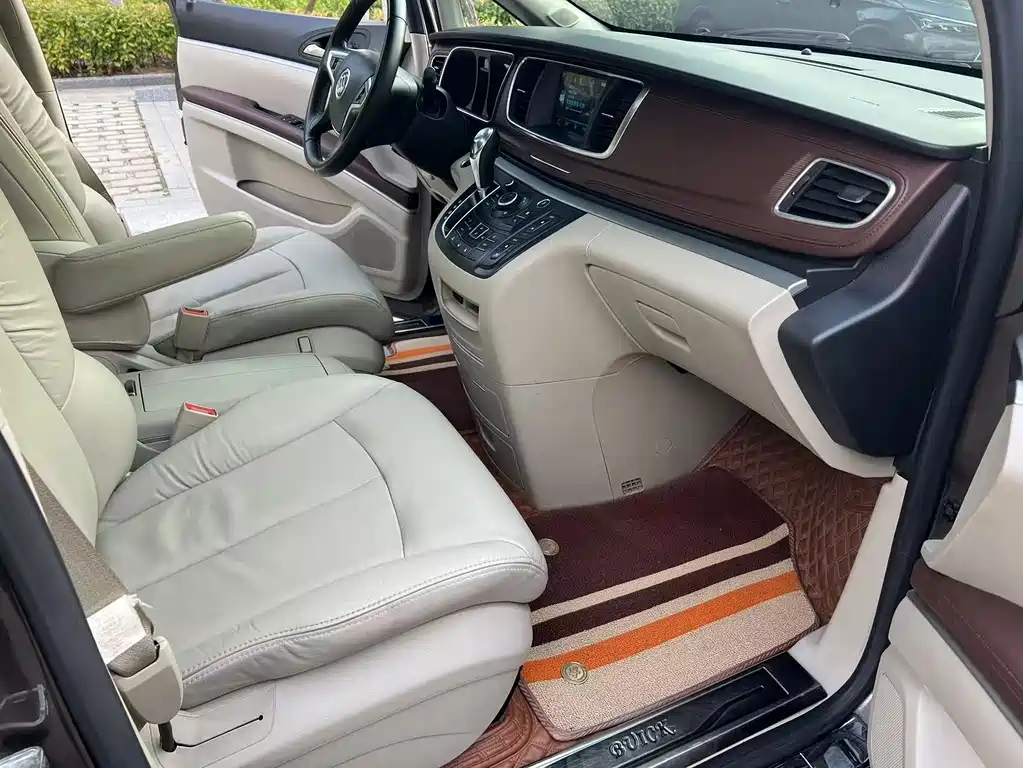 Buick GL8 2017 25S Luxury China V