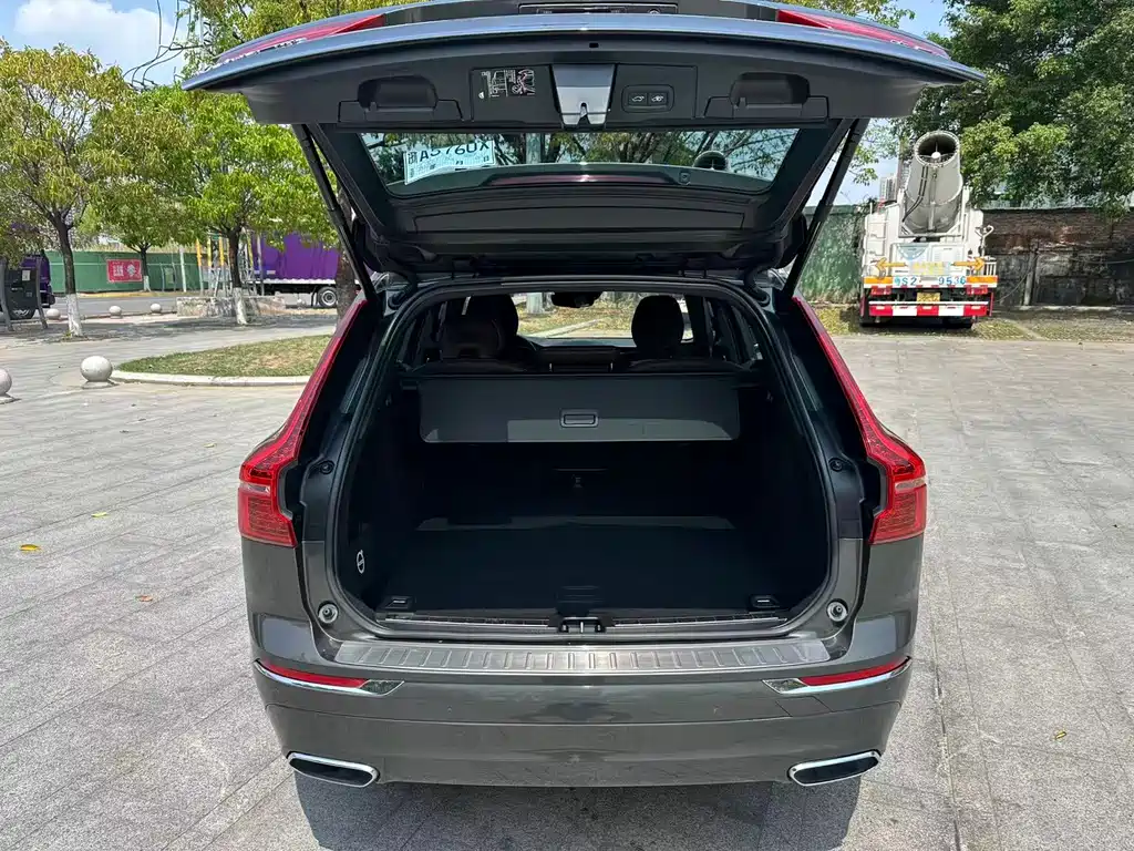 Volvo XC60 2021 T5 AWD Momentum