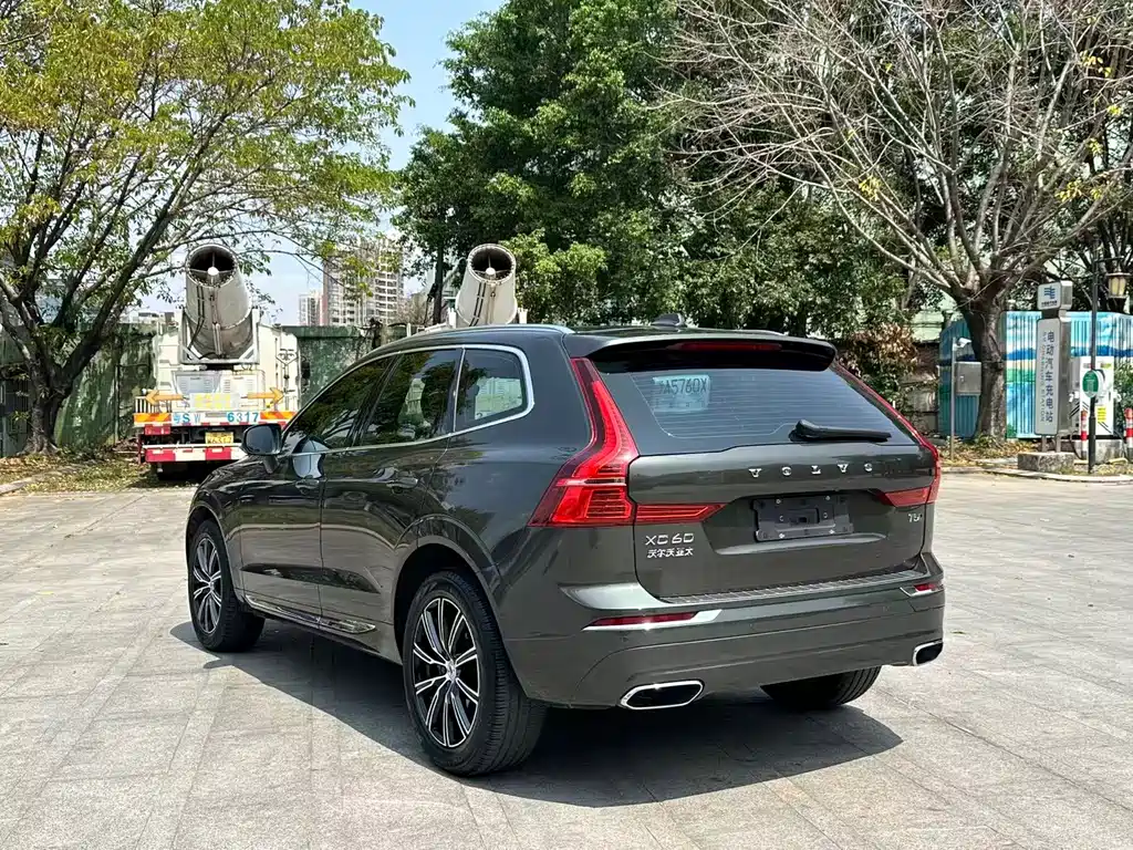 Volvo XC60 2021 T5 AWD Momentum