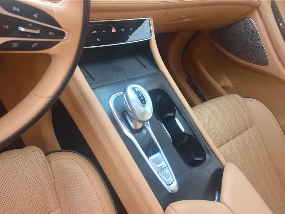 Voyah Dreamer 2022 Low Carbon Edition with Xiang+ Intelligent Driving Package