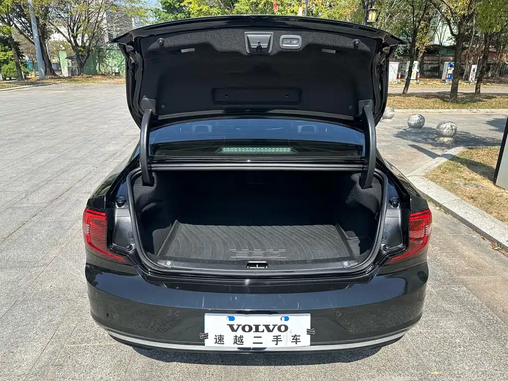 Volvo S90 2022 B5 Zhiyuan Luxury Edition