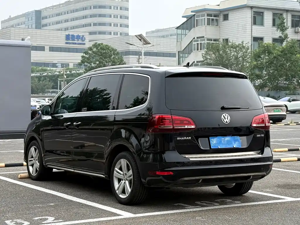 Volkswagen Sharan 2018 380TSI Comfort 6-seater