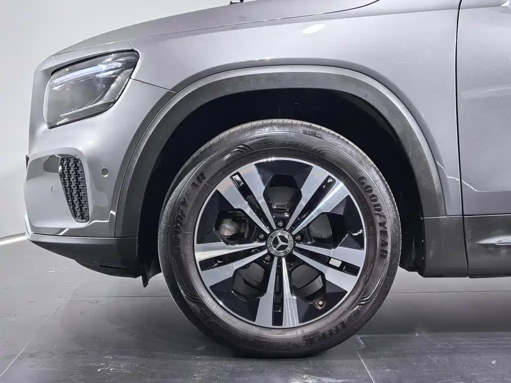 Mercedes-Benz GLB 200 2024