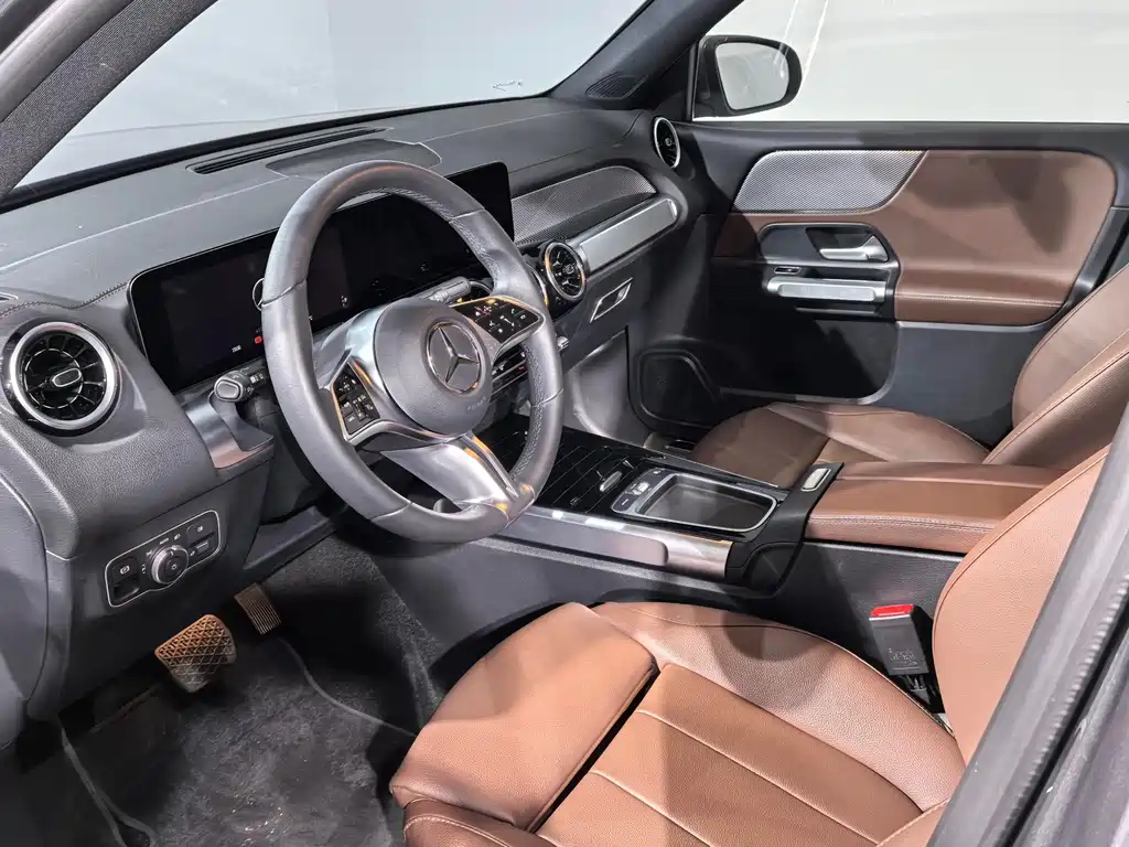 Mercedes-Benz GLB 200 2024
