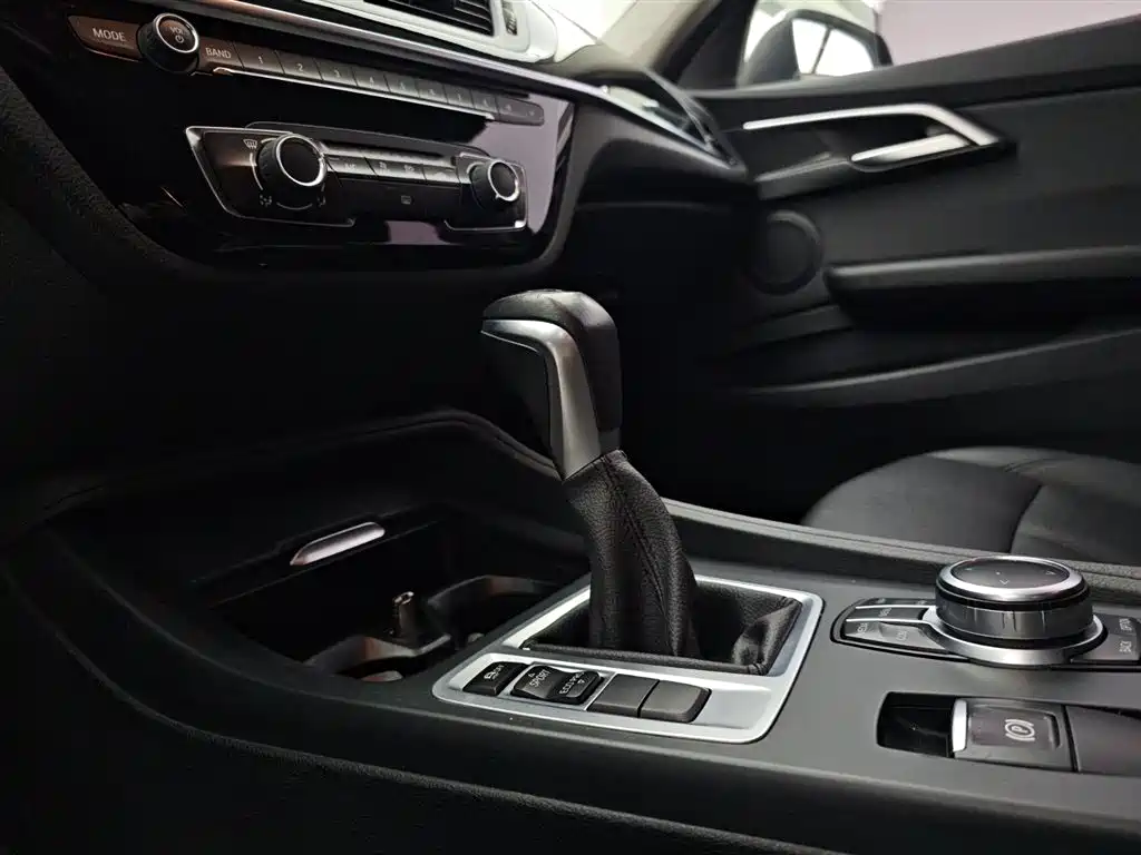 BMW 1 Series 2019 118i Fashion Edition