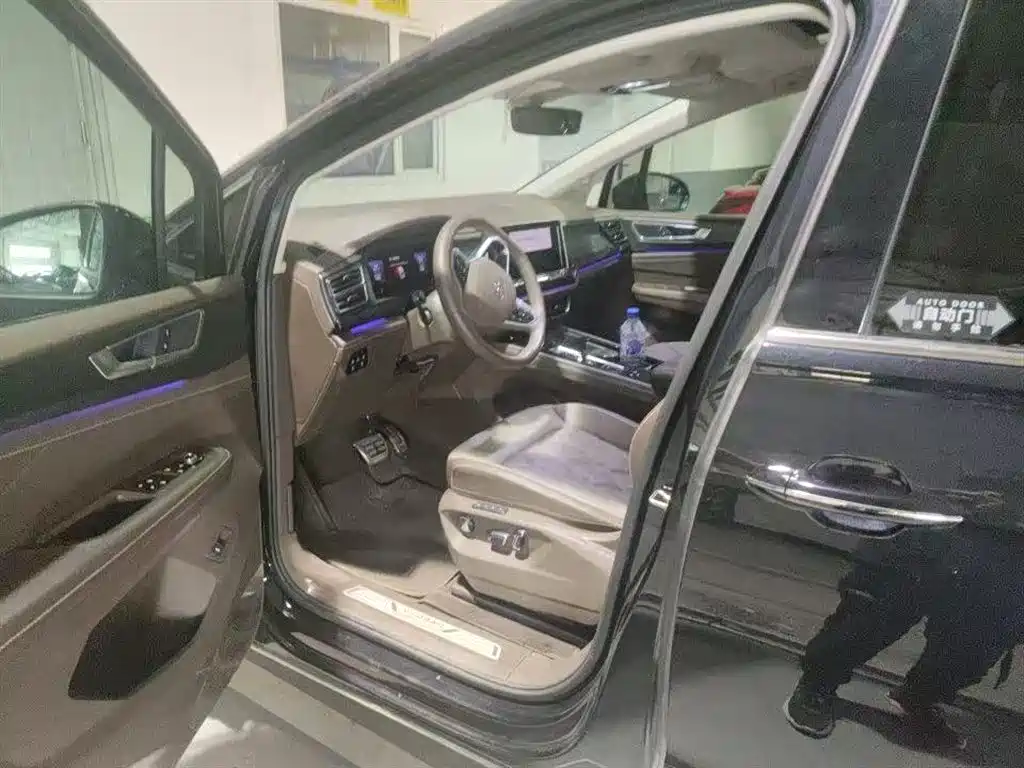 Viloran 2023 380TSI Prestige Edition