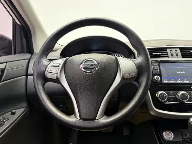 Nissan Tiida 2016 1.6L CVT Smart Edition