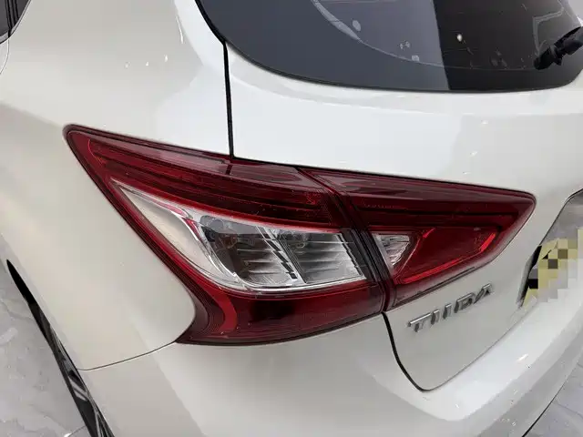 Nissan Tiida 2016 1.6L CVT Smart Edition
