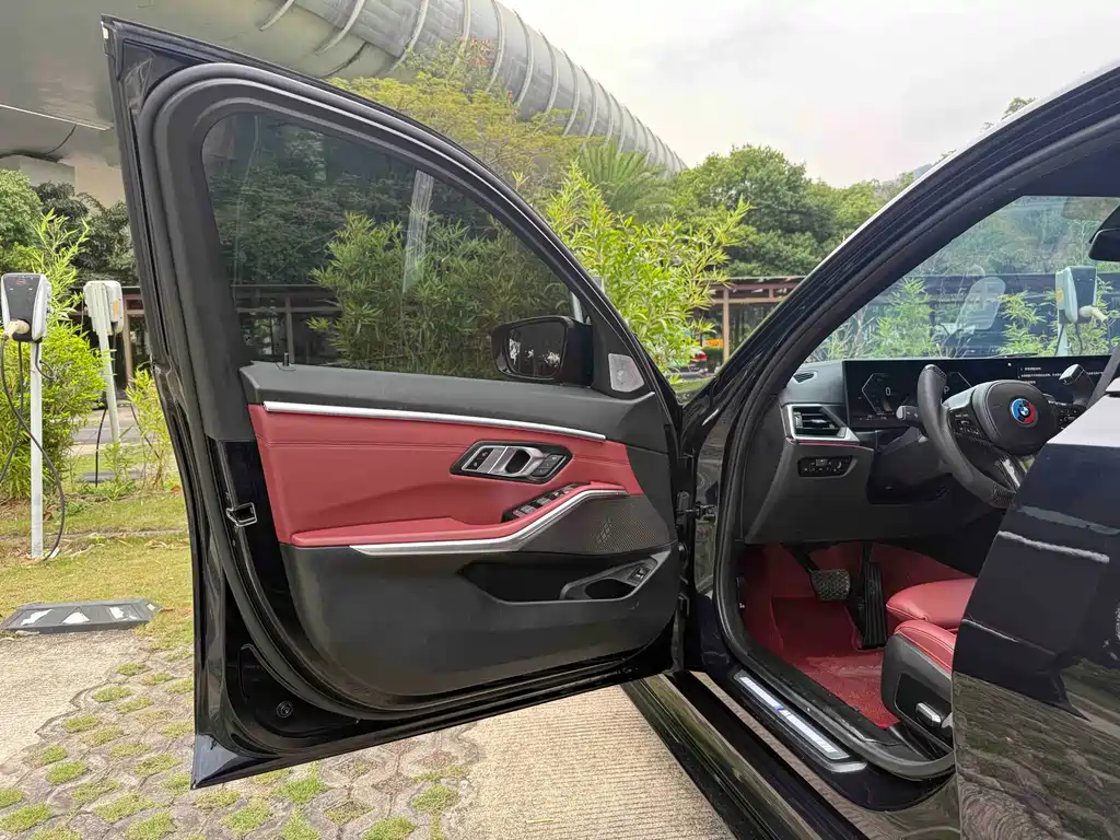 BMW 3 Series 2023 325Li M Sport Package - фото 7
