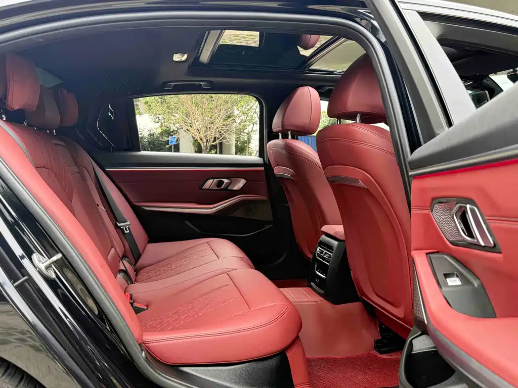 BMW 3 Series 2023 325Li M Sport Package - фото 9