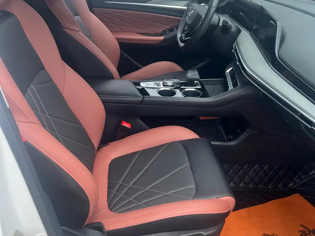Changan Eado PLUS 2023 Blue Whale NE 1.4T GDI DCT Premium Edition