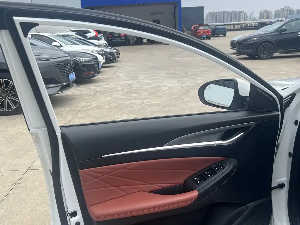 Changan Eado PLUS 2023 Blue Whale NE 1.4T GDI DCT Premium Edition