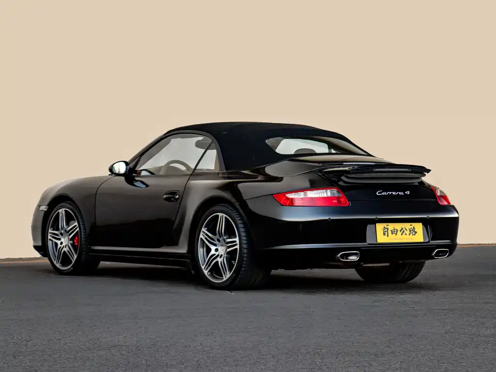 Porsche 911 Carrera 4 Cabriolet