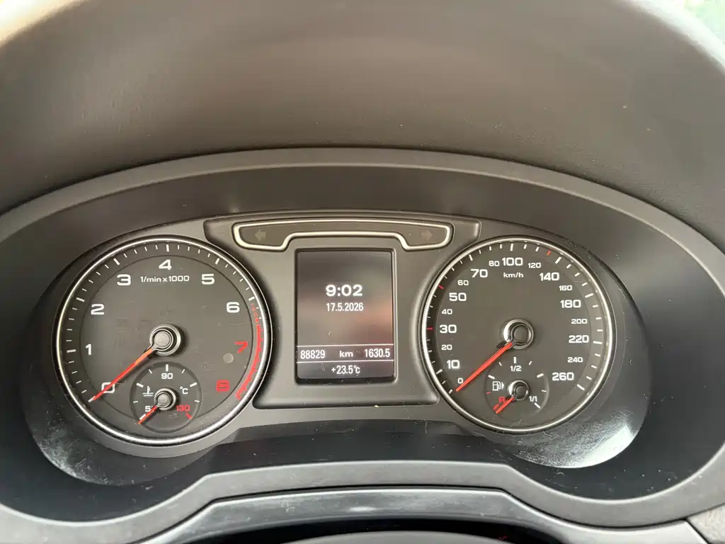 Audi Q3 2015 35 TFSI quattro Technik