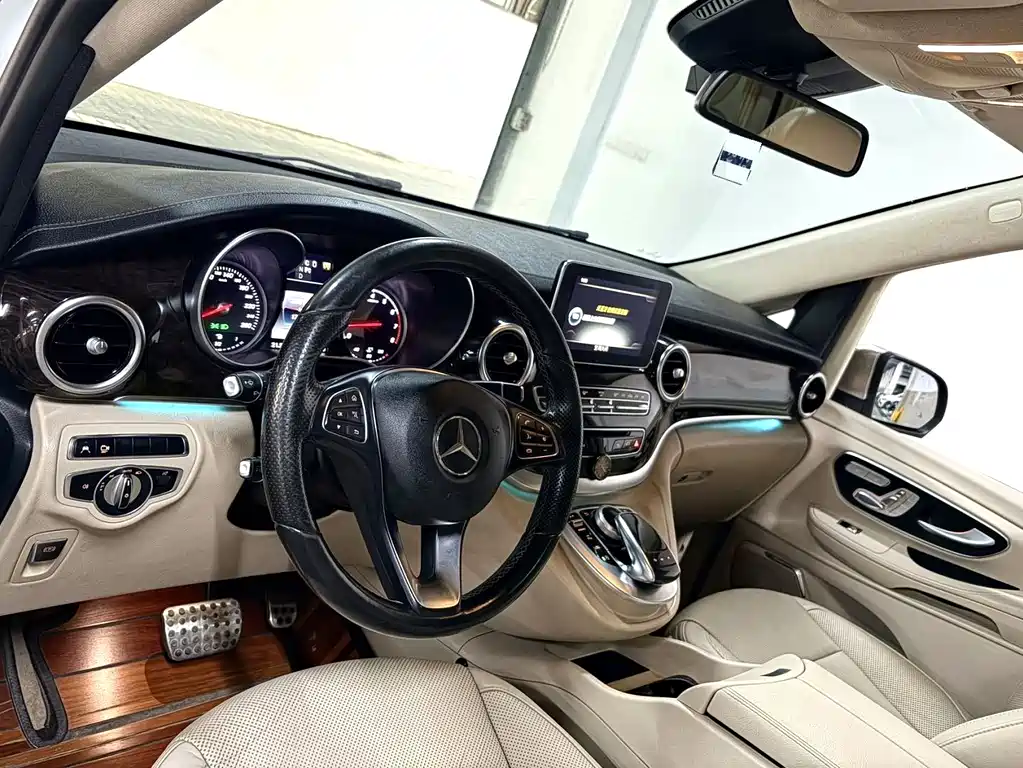 Mercedes-Benz V-Class 2017 V 260 L Exclusive Long Wheelbase