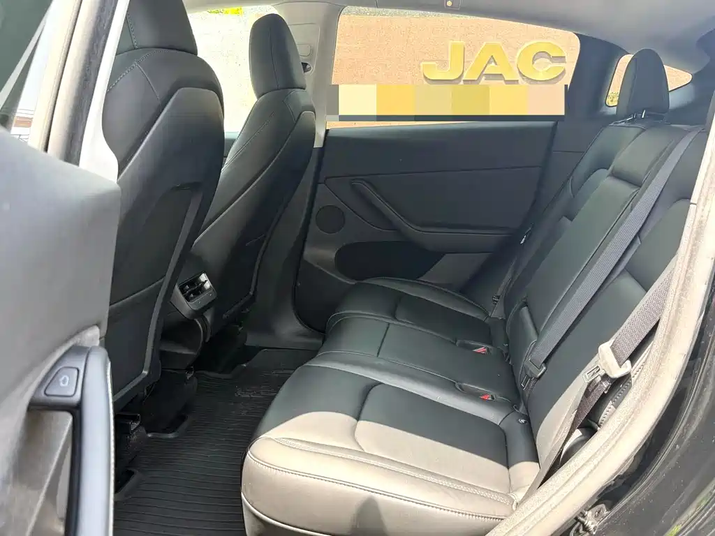 Tesla Model Y 2023 RWD