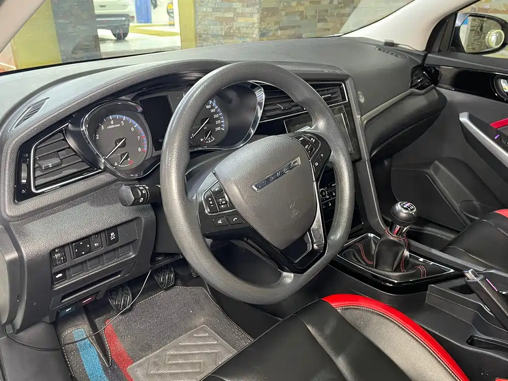 Venucia D60 2019 model 100,000 Glory 1.6L XL Manual Chenkuo Edition China V