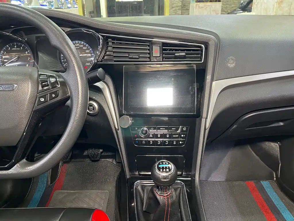 Venucia D60 2019 model 100,000 Glory 1.6L XL Manual Chenkuo Edition China V
