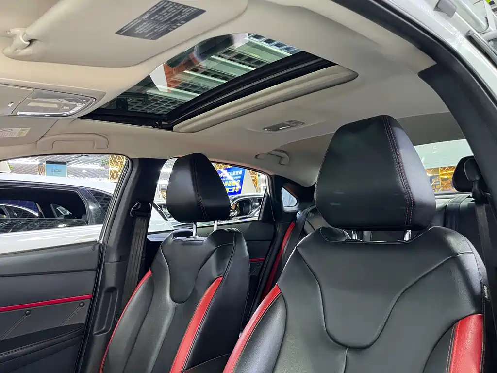 Venucia D60 2019 model 100,000 Glory 1.6L XL Manual Chenkuo Edition China V