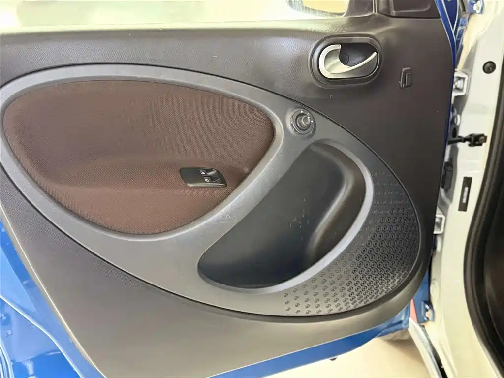 smart forfour 2018 0.9T 66kW Pioneer Edition