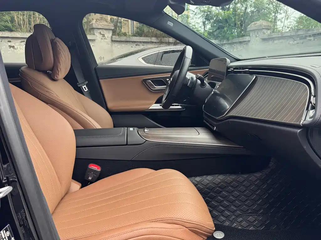Mercedes-Benz E-Class 2024 E 300 L Fashion Edition