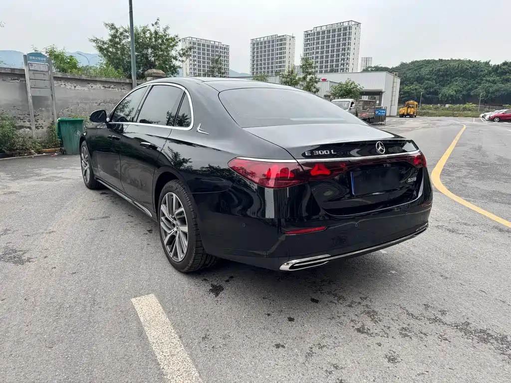 Mercedes-Benz E-Class 2024 E 300 L Fashion Edition