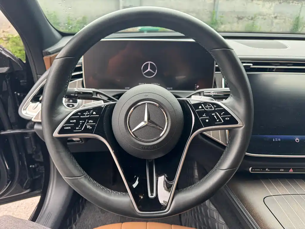Mercedes-Benz E-Class 2024 E 300 L Fashion Edition