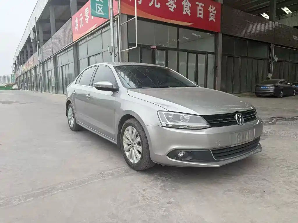 Volkswagen Sagitar 2014 Facelift 1.6L Automatic Comfort Edition