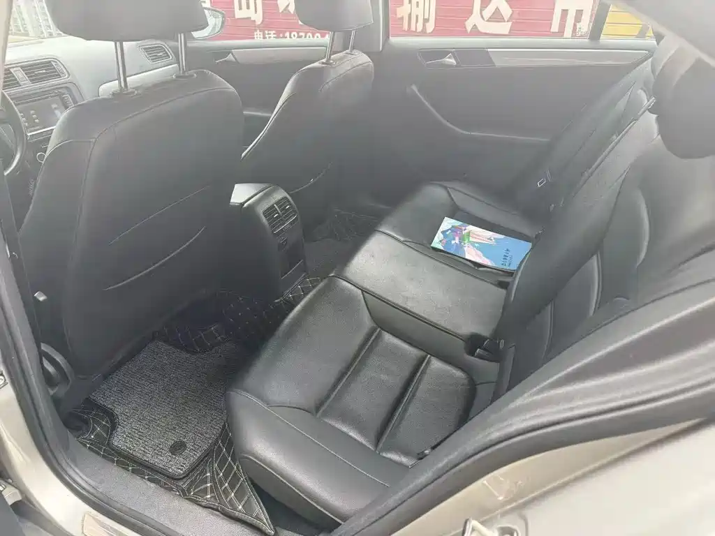 Volkswagen Sagitar 2014 Facelift 1.6L Automatic Comfort Edition