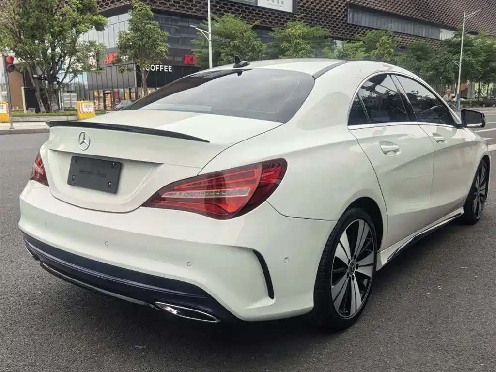 Mercedes-Benz CLA 200 Fashion Edition