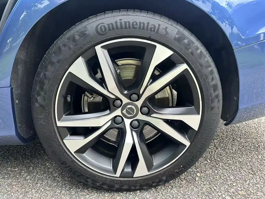 Volvo V60 2021 B5 R-Design