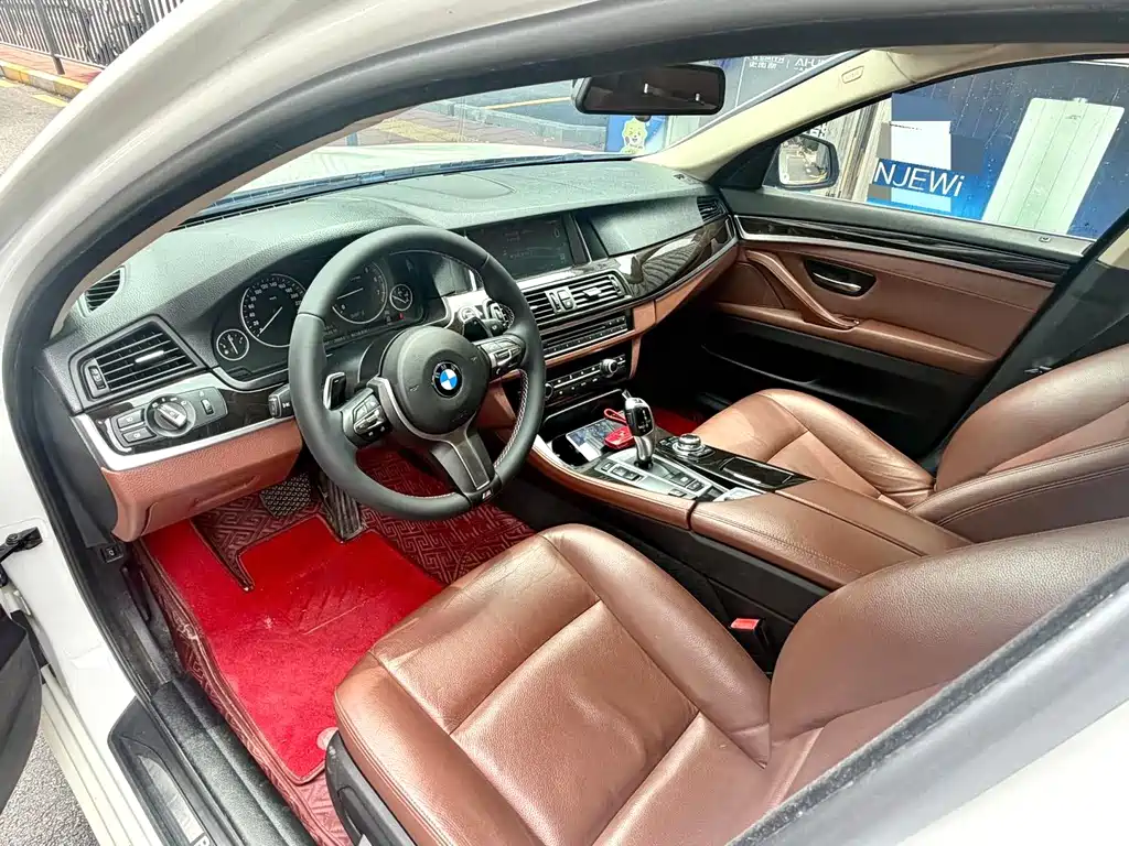 BMW 5 Series 2014 525Li Leading Edition